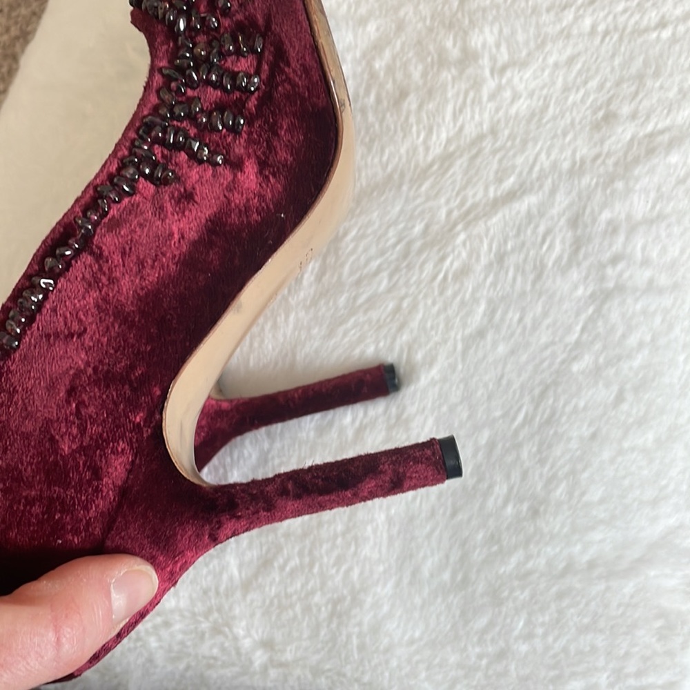 Gucci Tom Ford Era 1990s crushed velvet garnet stone maroon pumps size 9 Y2K - Picture 14 of 15